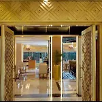 Luxury Living & Fully-Furnished 3 Bedroom Apartment Next To Dubai Mall