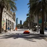 Frank Porter - 8 Boulevard Walk