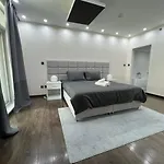 Beautiful And Cozy 2 Bedroom Apartment In The Heart Of Downtown