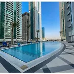 Deal!!! Brand New 1 Bed Condo In The Heart Of Dubai Marina