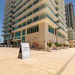 Vayk - Stunning Two Bedroom With Private Beach Access