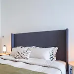 Elite Lux Holiday Homes - Serene Golf View Living 1 Bhk In Damac Hills Dubai