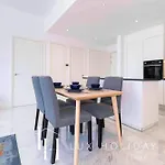 Lux The Pad Executive Suite Burj Khalifa View 2