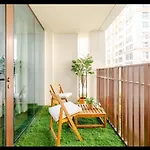 Exquisite 1-Bedroom With Pool Scenery In Dubai Creek Harbour