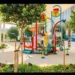 Exquisite 1-Bedroom With Pool Scenery In Dubai Creek Harbour