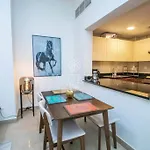 1 Bedroom Spacious Canal View In Marina