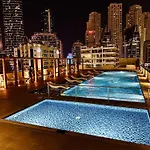 Elite Waterfront 3Br Haven With Marina And Sea Views