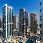 Stunning 1-Bedroom Apartment Perfect For 4 In Lakeside Residence