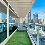 Spacious Home Near Metro & Beach In Dubai Marina