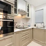 Lux 1 Bedroom Apartment Steps Away From Burj Khalifa & Dubai Mall