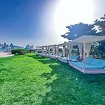 Palm Jumeirah - Luxe Infinity Pool I Direct Beach Access