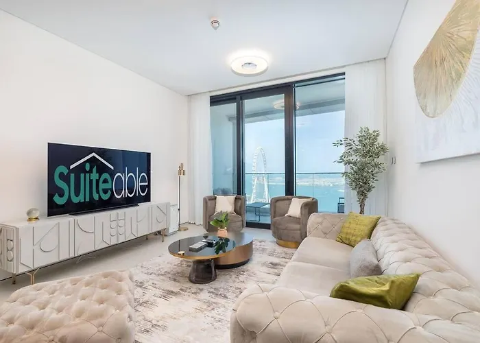 Suiteable Homes - Sensational 3 Bedroom Apt With Mesmerizing Seaview