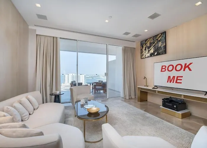 Experience The Luxe Life In The Palm!