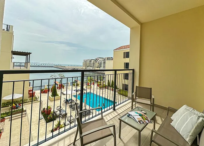 Higuests - Wake Up Facing The Sea In This Luxury Retreat