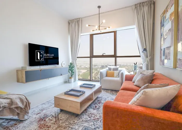 Elite Lux Holiday Homes - Serene Golf View Living 1 Bhk In Damac Hills Dubai