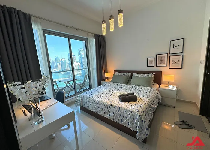 Lovely Dubai Marina View 1Br Apartment In Bay Central Tower