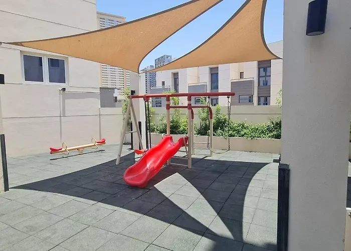 2 Bedroom Holiday Home Apartment With Pool View Brand New