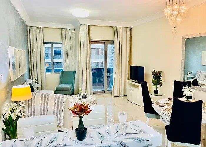 Luxurious Stay, Downtown, The Signature, Dubai Mall Street
