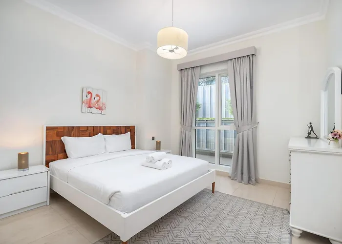 Prestigious 3-Bedroom Apartment With Easy Access In Downtown Dubai