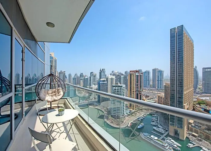 Warm And Airy 1-Bedroom Apartment With Exceptional Views In Dubai Marina