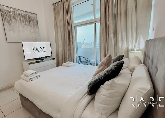 Rare Holiday Homes - Golf Course View - Dubai Sports City - Royal Residence - R302