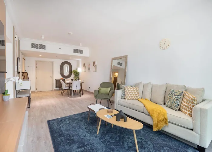 Relaxing 1-Bedroom With Stunning View Of A City Skyline In Downtown