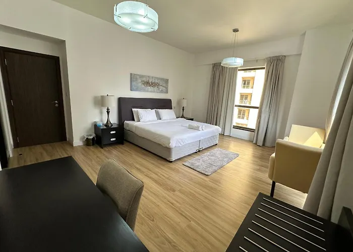3-Bedroom Apartment In Jbr, Shams 1
