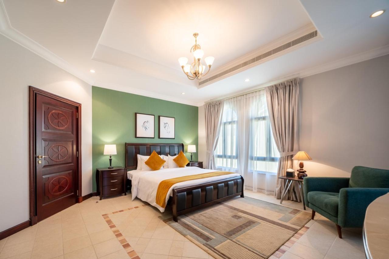 The S Holiday Homes - Luxurious 5 Bedrooms At Palm Jumeirah With Private Swimming Pool And Private Beach Access Dubái