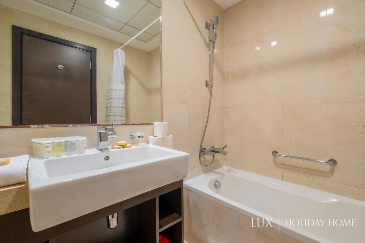 Apartment Lux - The Marina Beach View