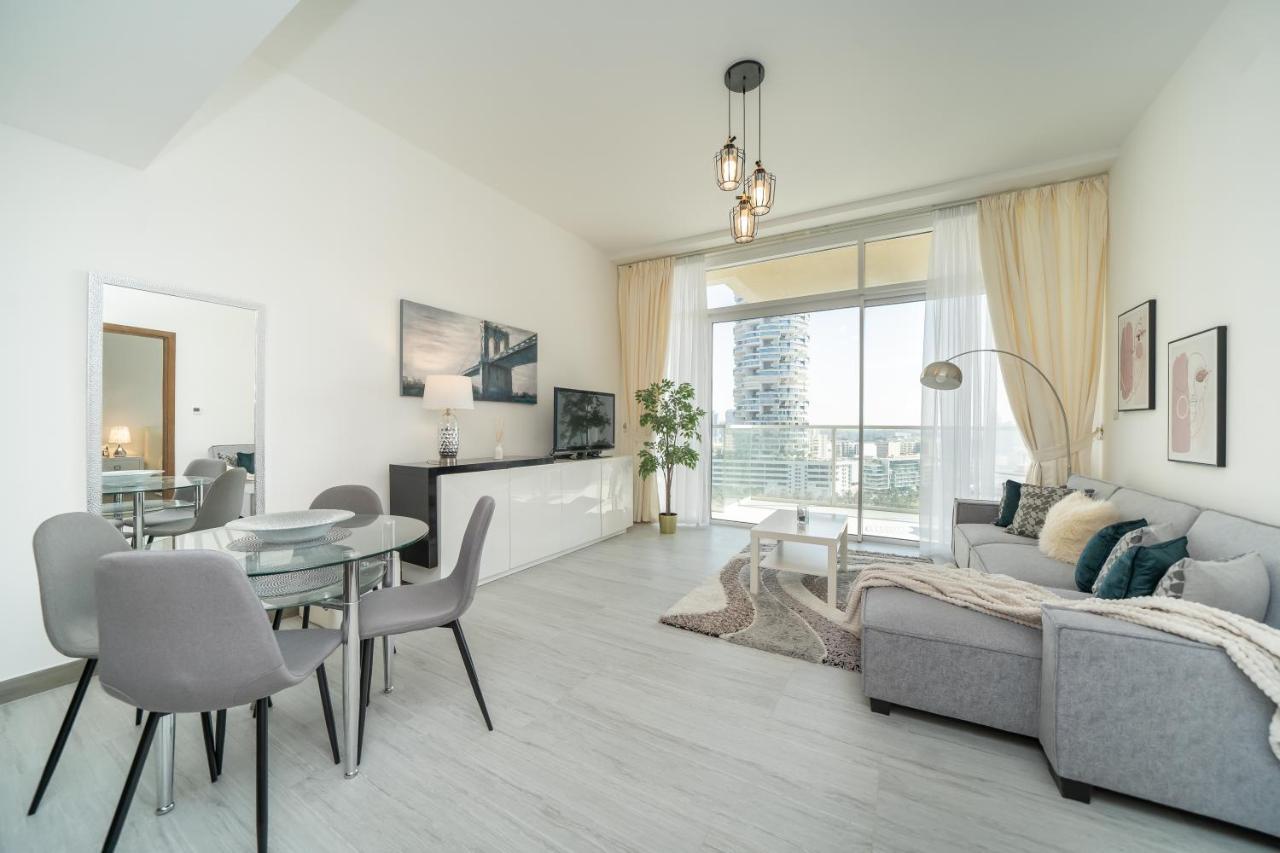 Higuests - Chic In Jvc With Panoramic City Views *