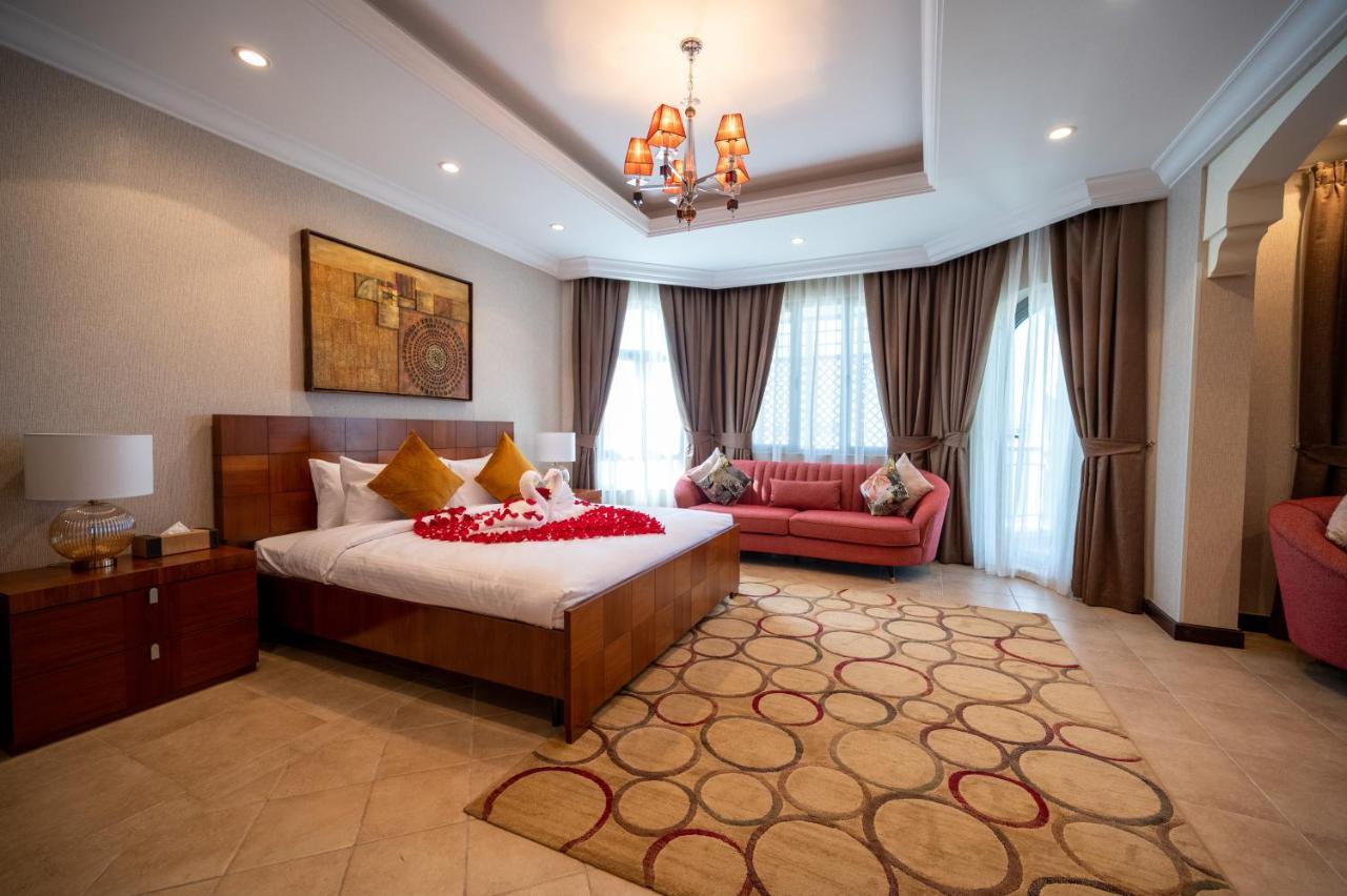 The S Holiday Homes - Luxurious 5 Bedrooms At Palm Jumeirah With Private Swimming Pool And Private Beach Access * Dubái