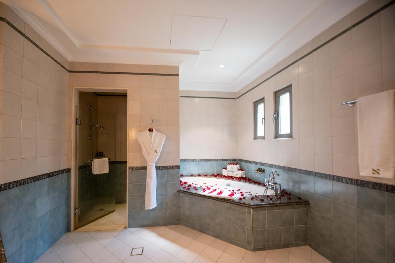 The S Holiday Homes - Luxurious 5 Bedrooms At Palm Jumeirah With Private Swimming Pool And Private Beach Access Villa Dubái