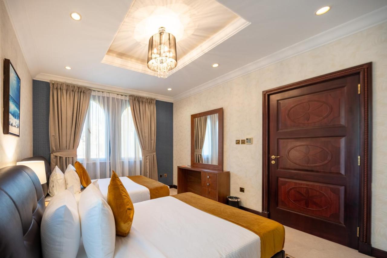 The S Holiday Homes - Luxurious 5 Bedrooms At Palm Jumeirah With Private Swimming Pool And Private Beach Access * Dubái