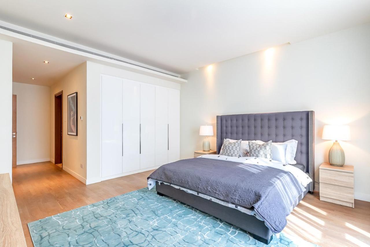 Dhh - Welcome To Your New With Splendid Interiors In City Walk Building 11b Apartamento