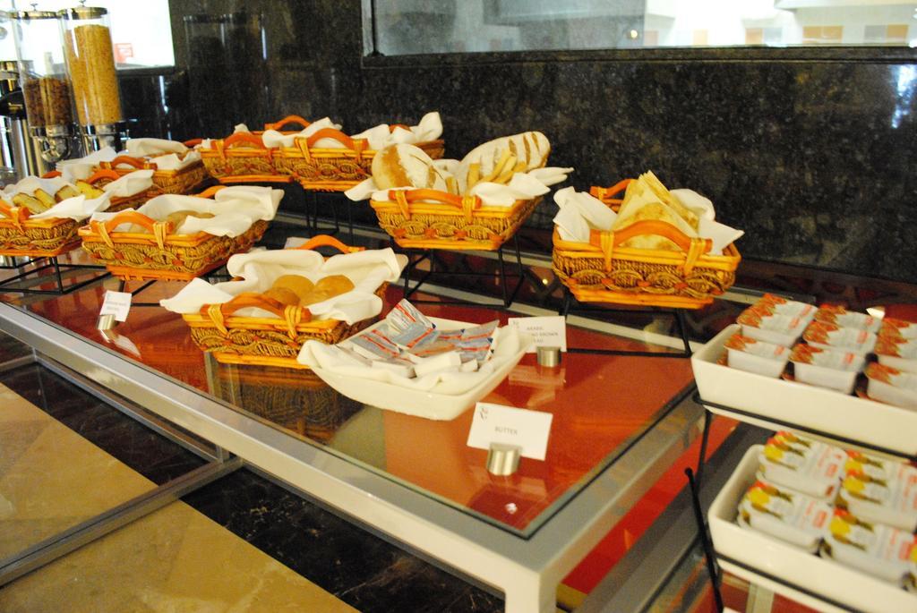 Hotel Raviz Center Point 4*