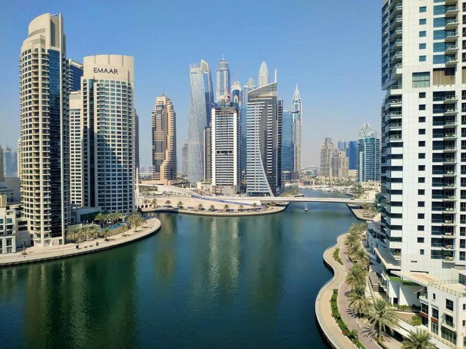 Lux Spectacular Marina View Dubái