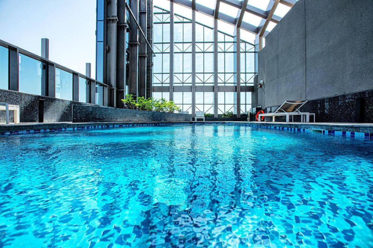 Luton - Sparkle Towers, Marina 20ab 7 Apartamento
