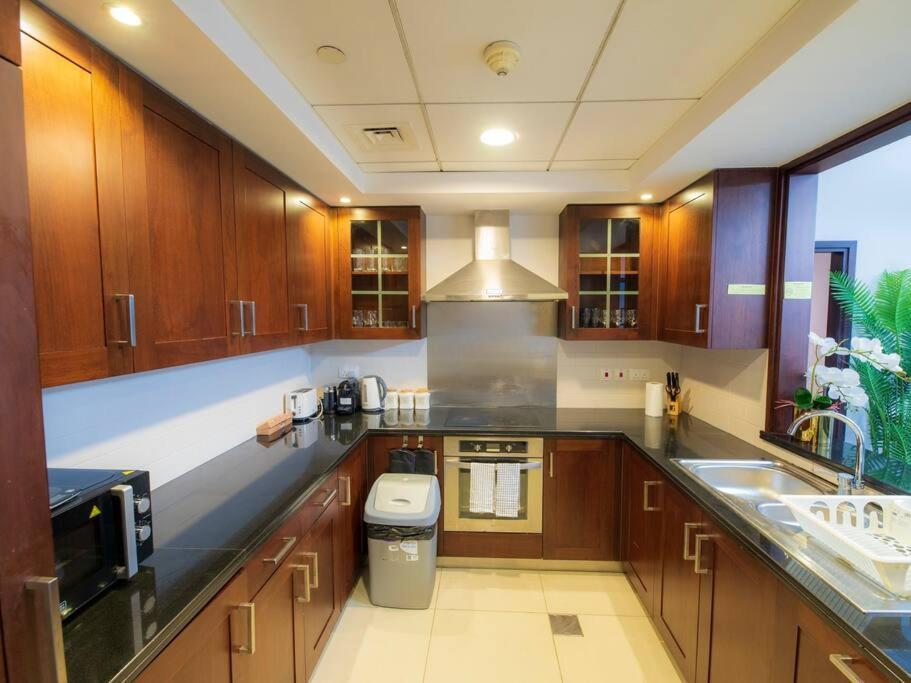 First Class 2br With Full Burj Khalifa And Fountain View Dubai