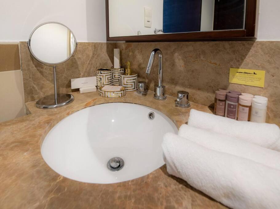 First Class 2br With Full Burj Khalifa And Fountain View Apartment