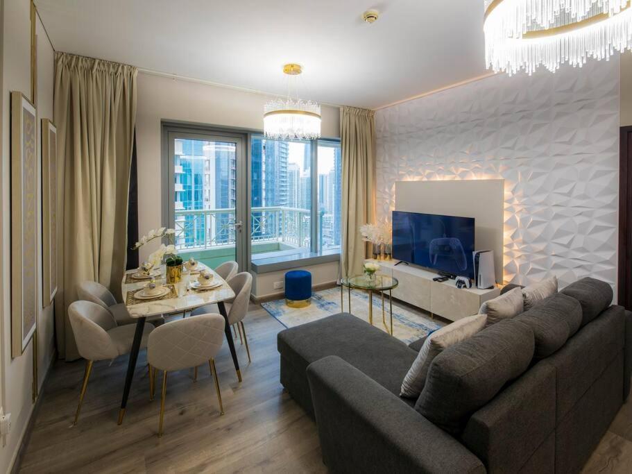 First Class 2br With Full Burj Khalifa And Fountain View Apartment *