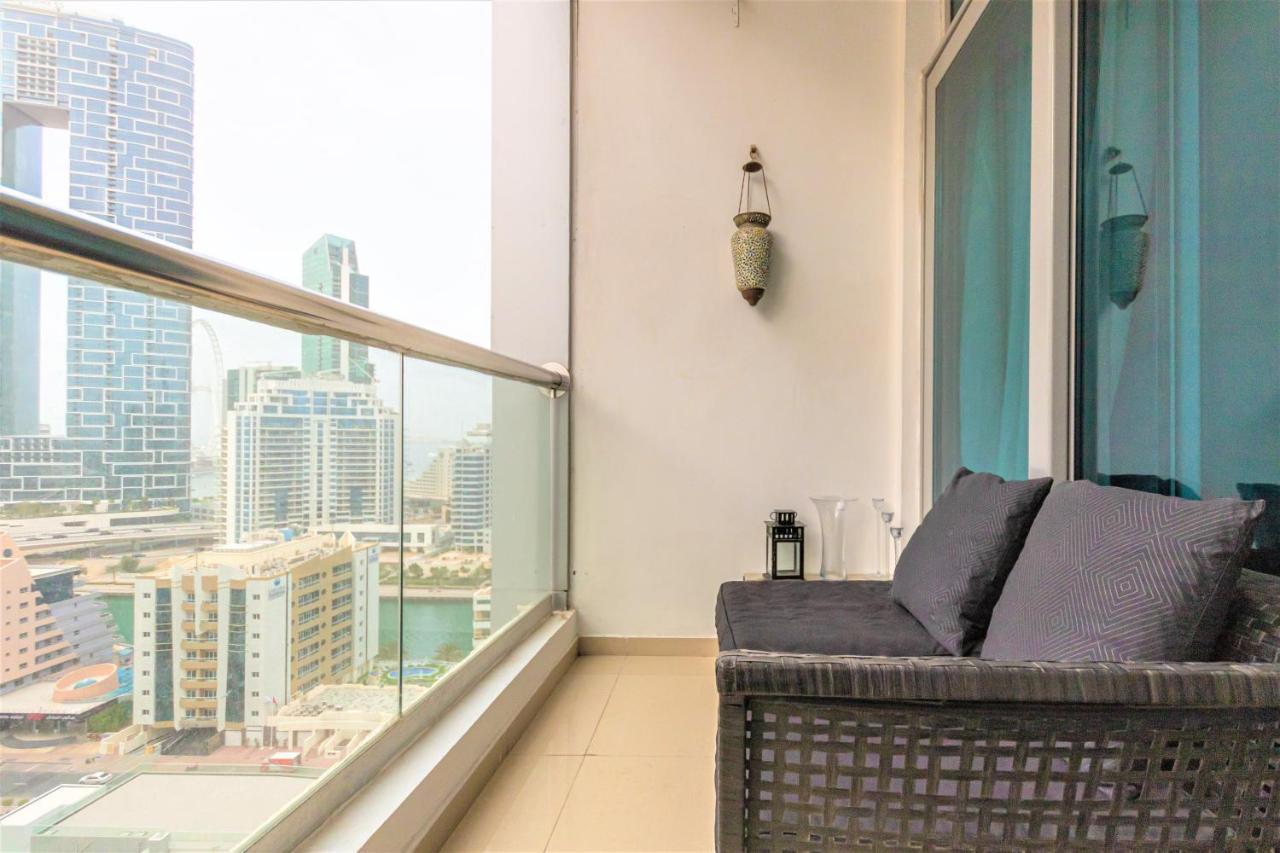 Gorgeous 1 Bed With Balcony - Walk Distance Lägenhet Dubai