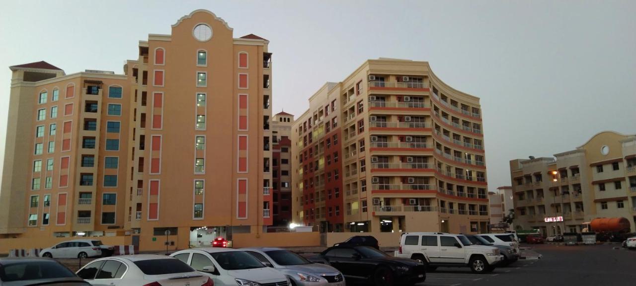 国际城华人公寓 Apartment *