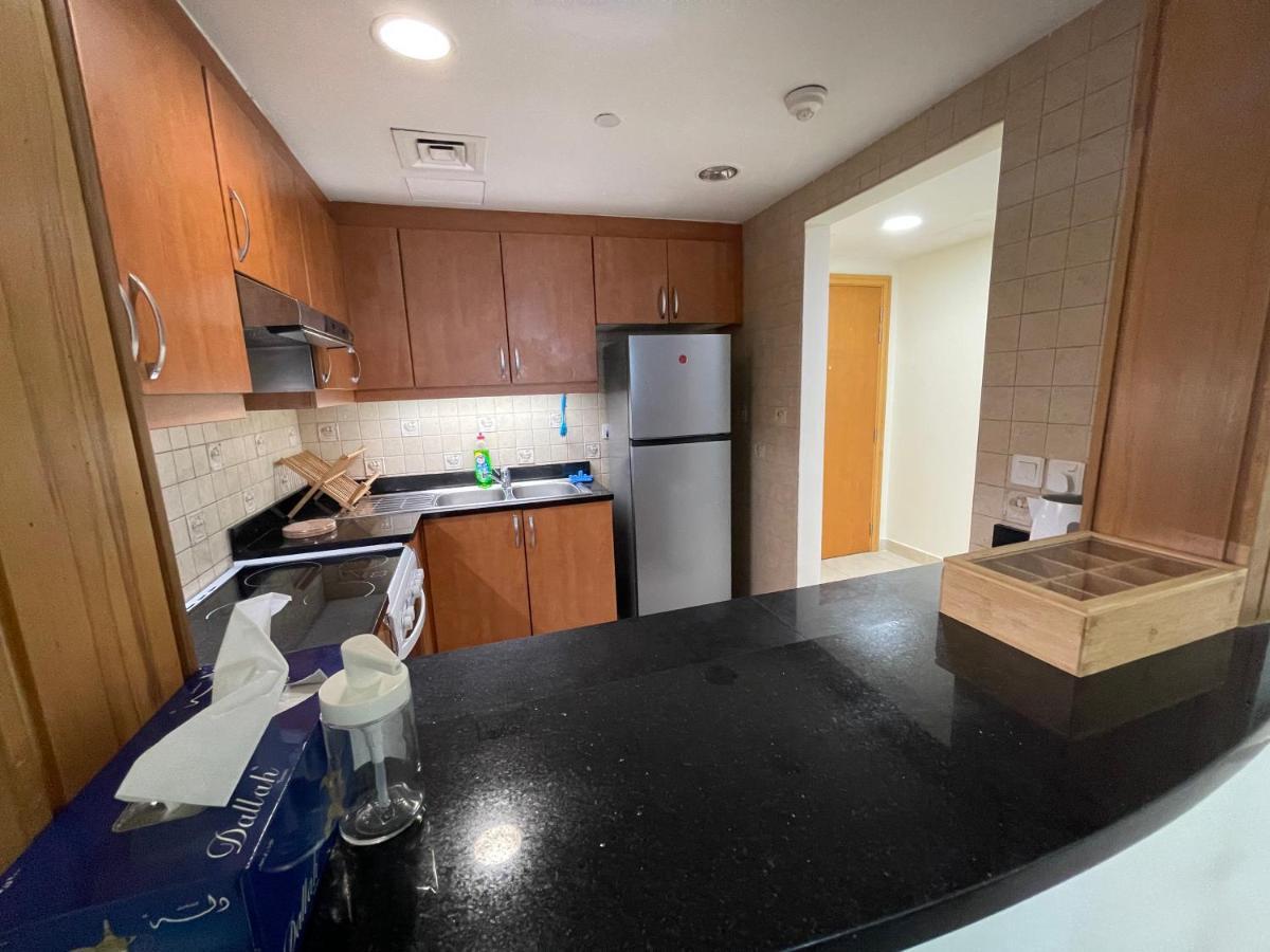 Metro Premium Location Spacious 2 Bedroom Right Next To The Metro