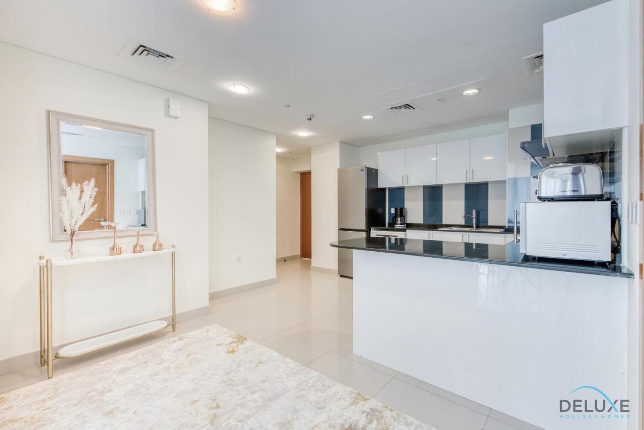 Ornate 2br At Ocean Heights Marina By Deluxe Apartment Dubai