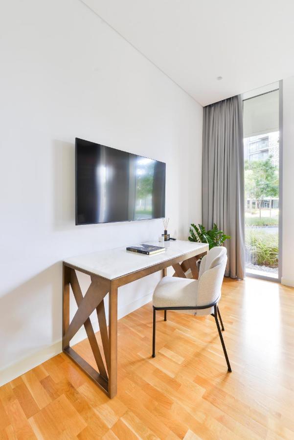 Elegant 2+ 1 Bedroom With Fantastic Views Of Ain Lejlighed *