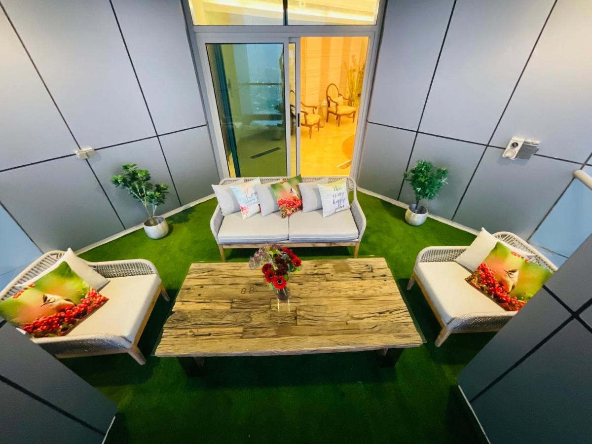 Marina Sky Penthouse Lägenhet