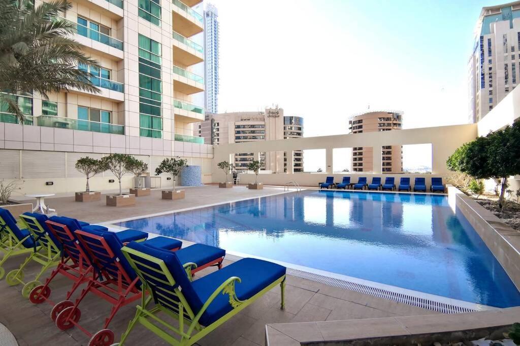 Apartment Jbr Studio At Royal Oceanic Tower