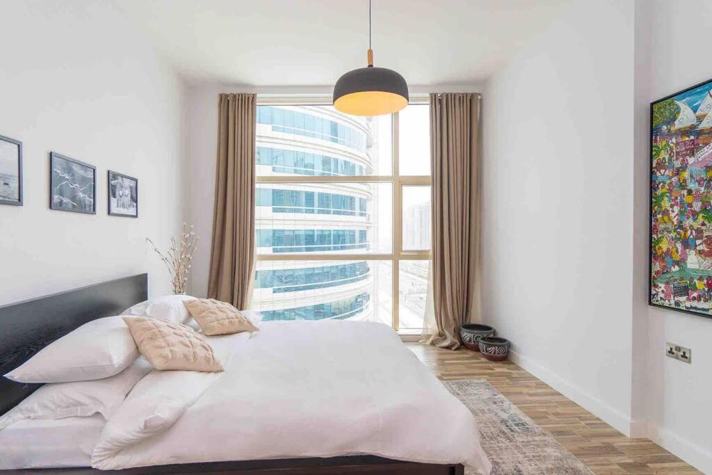Unique 3br Duplex With Marina Views * Dubai