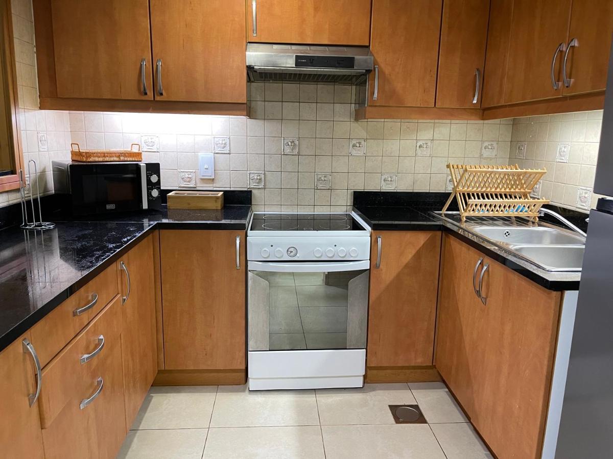 Metro Premium Location Spacious 2 Bedroom Right Next To The Metro * Dubai