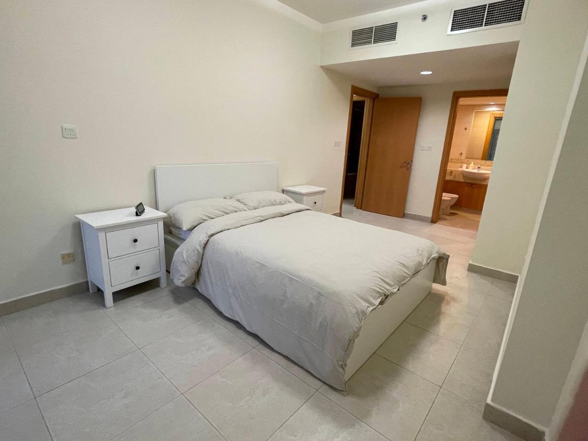 Metro Premium Location Spacious 2 Bedroom Right Next To The Metro *